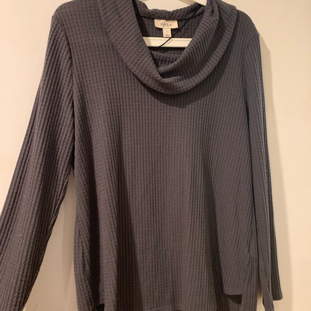 Super cute dark gray sweater